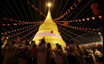 Thái Lan gần 20 triệu Phật tử cầu nguyện tân niên 2016